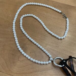 Eyeglass Necklace - Pearl & Silver
